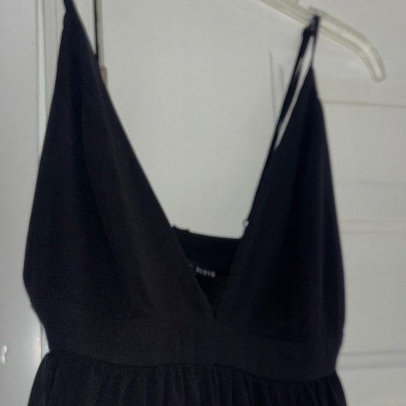 HYFVE Elegant Black Maxi Dress - Picture 5 of 7
